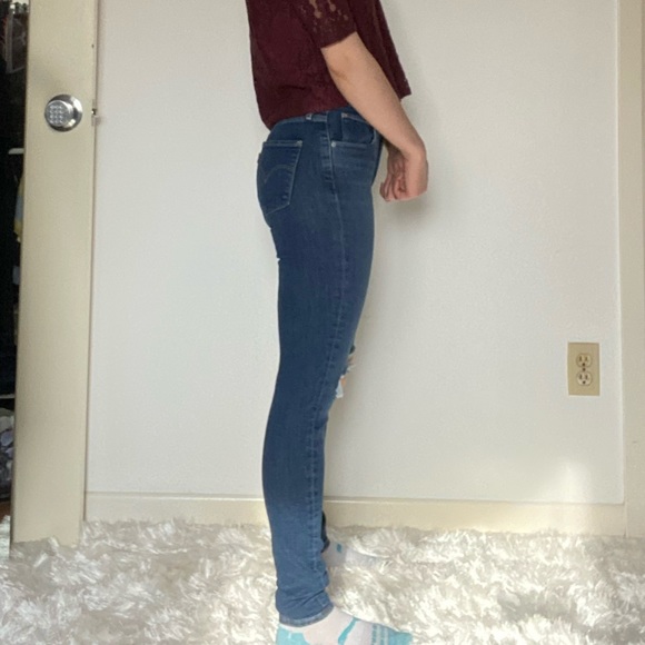 721 Levi’s Jeans - Picture 4 of 9